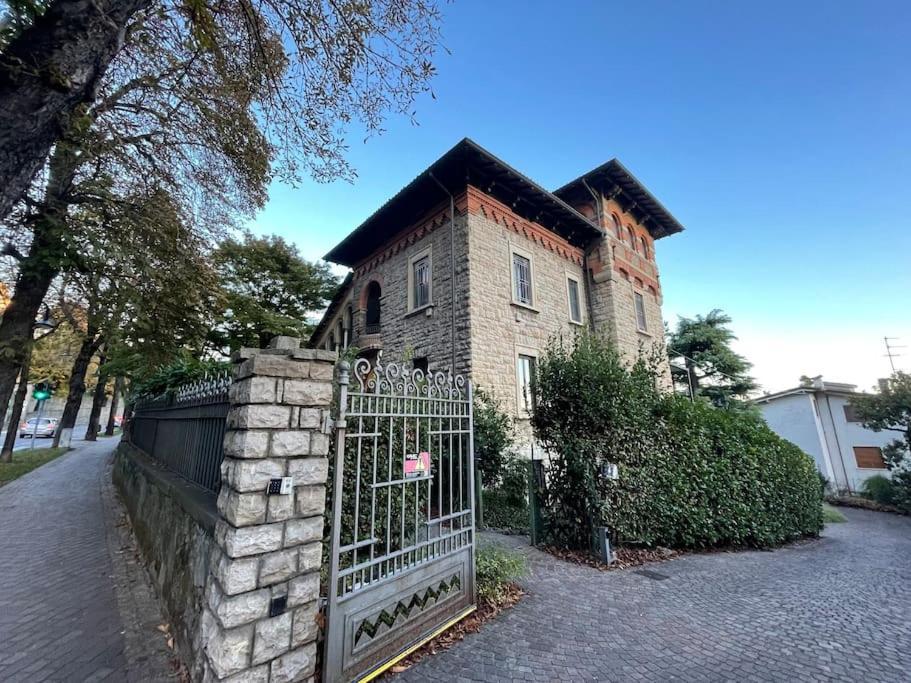 Bg Central President Suite Con Parcheggio - Vista Citta Alta Bergamo Eksteriør bilde
